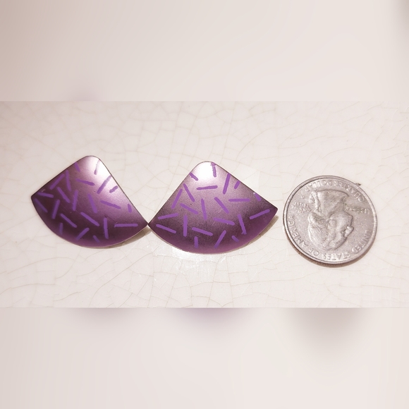 90s Trifari purple geometric iridescent surgical steel posts earrings - Picture 4 of 5